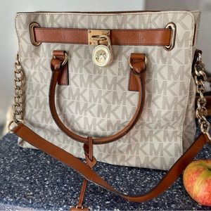 Michael kors purse 👜